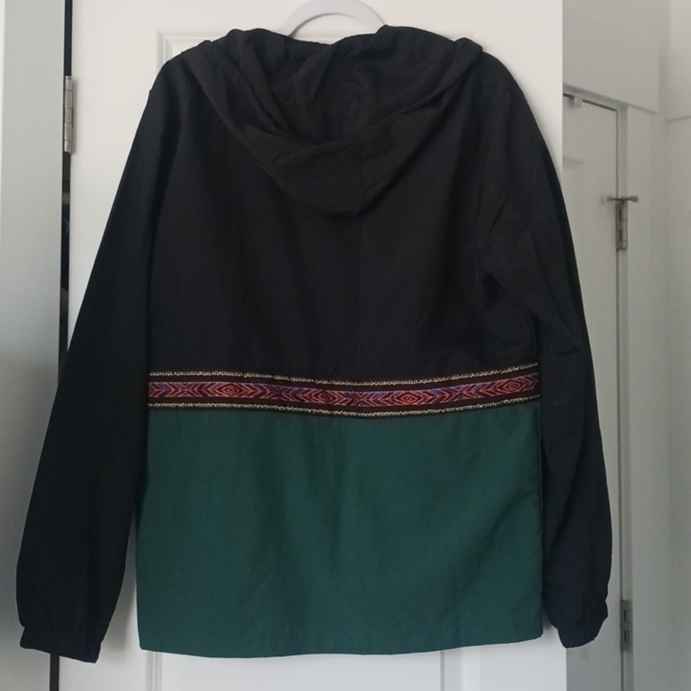 Craft + Flow Hooded Windbreaker - Picture 5 of 6